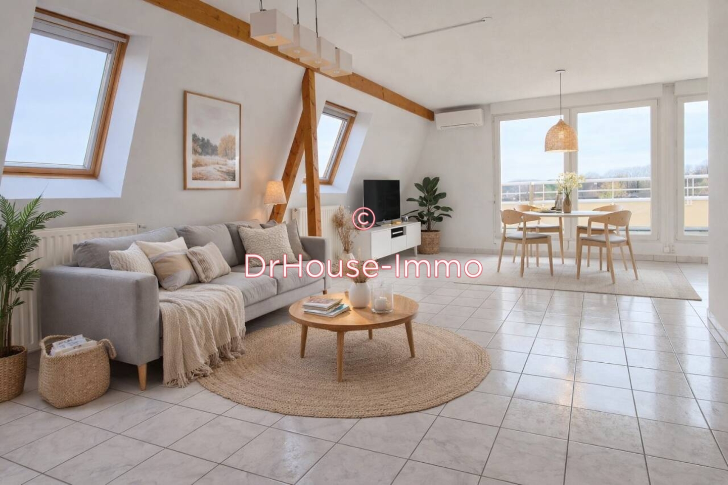 Appartement 5 pièces de 142 m² - Mulhouse (68200)