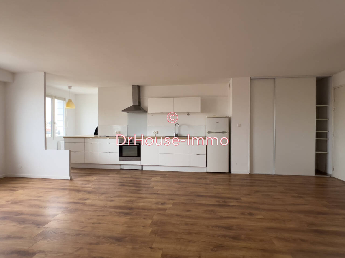 Appartement 2 pièces de 55 m² - Bordeaux (33800)