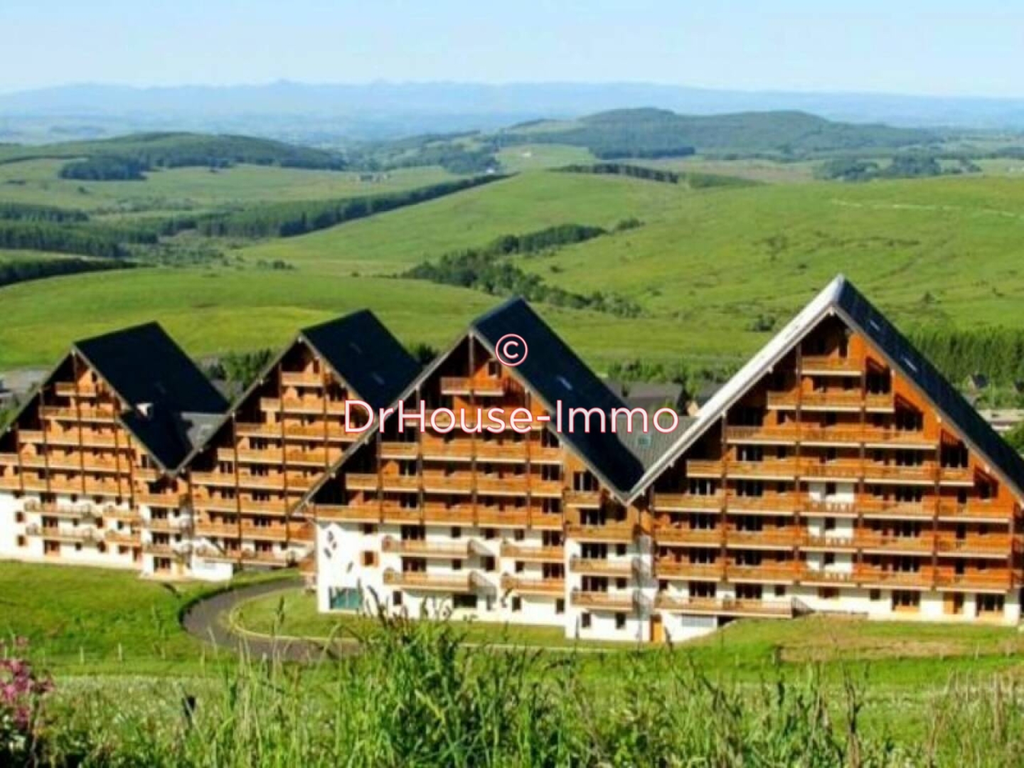 Appartement 2 pièces de 34 m² - Besse-et-Saint-Anastaise (63610)