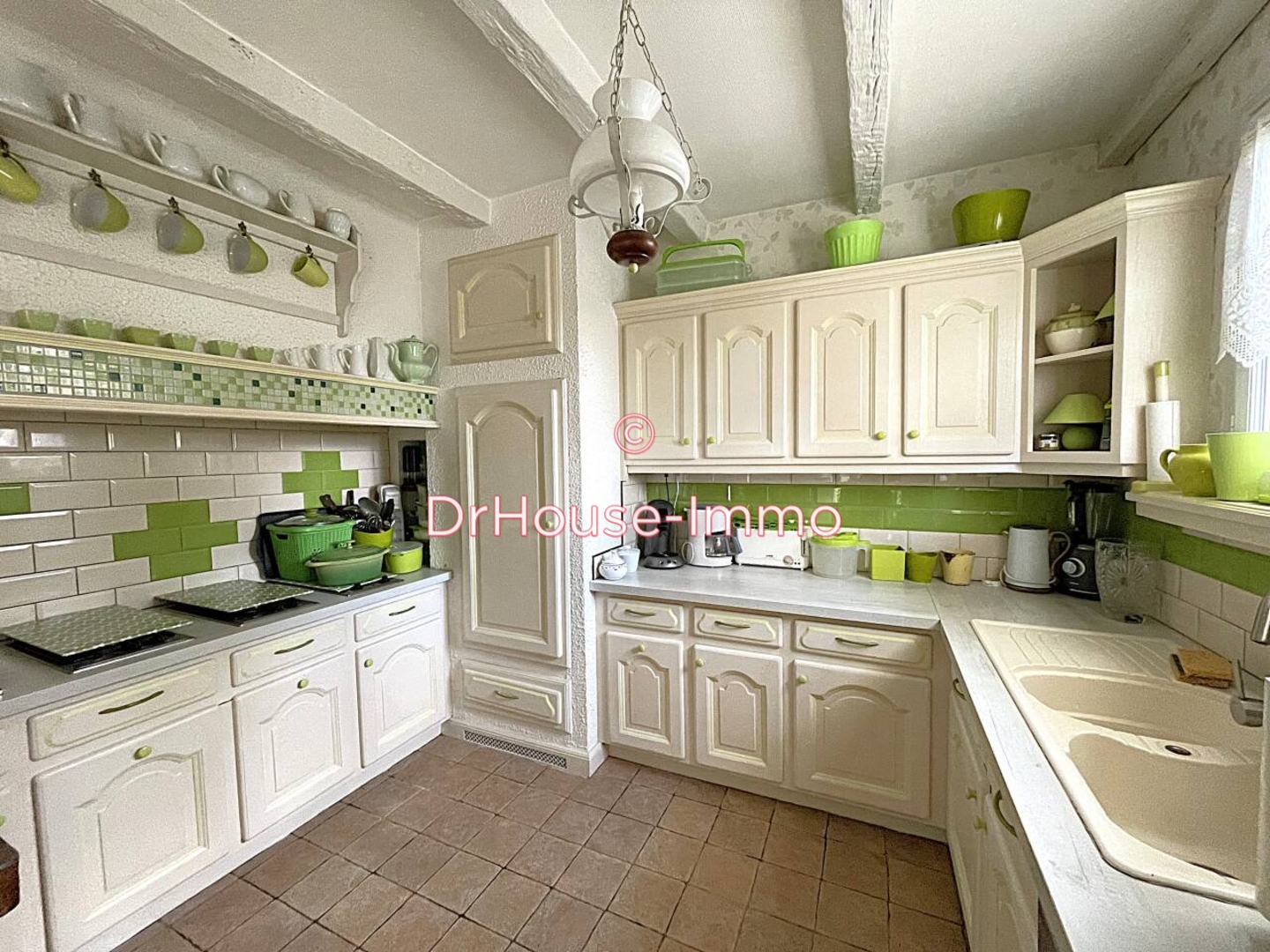 Maison 9 pièces de 327 m² - Vouneuil-sous-Biard (86580)