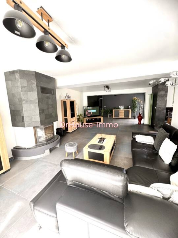 Maison 7 pièces de 235 m² - Nanteuil-lès-Meaux (77100)