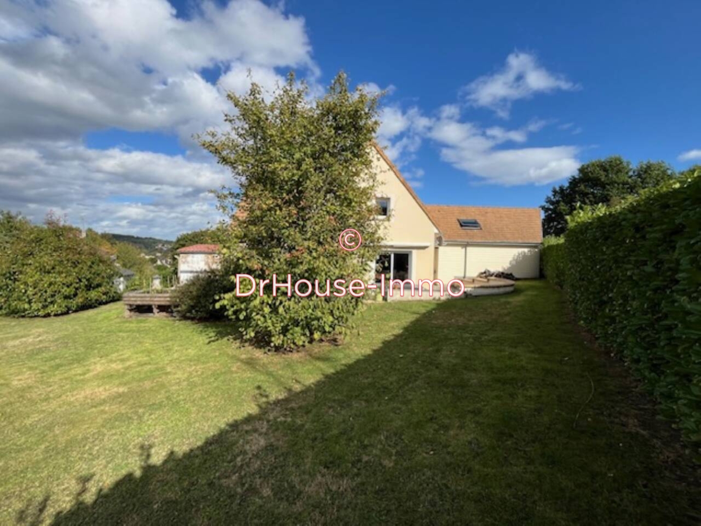 Maison 6 pièces de 150 m² - Lisieux (14100)