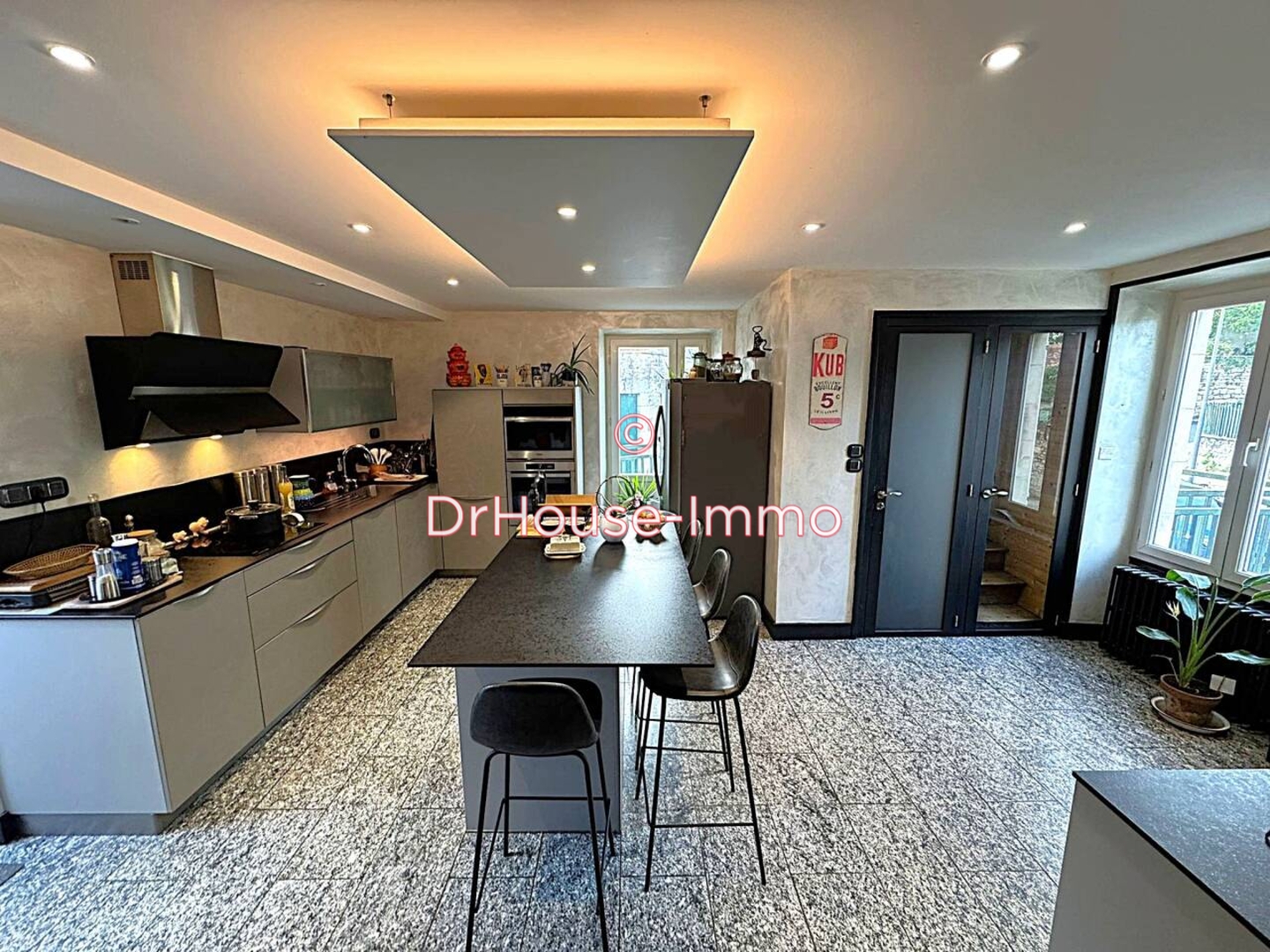 Maison 7 pièces de 201 m² - Migné-Auxances (86440)