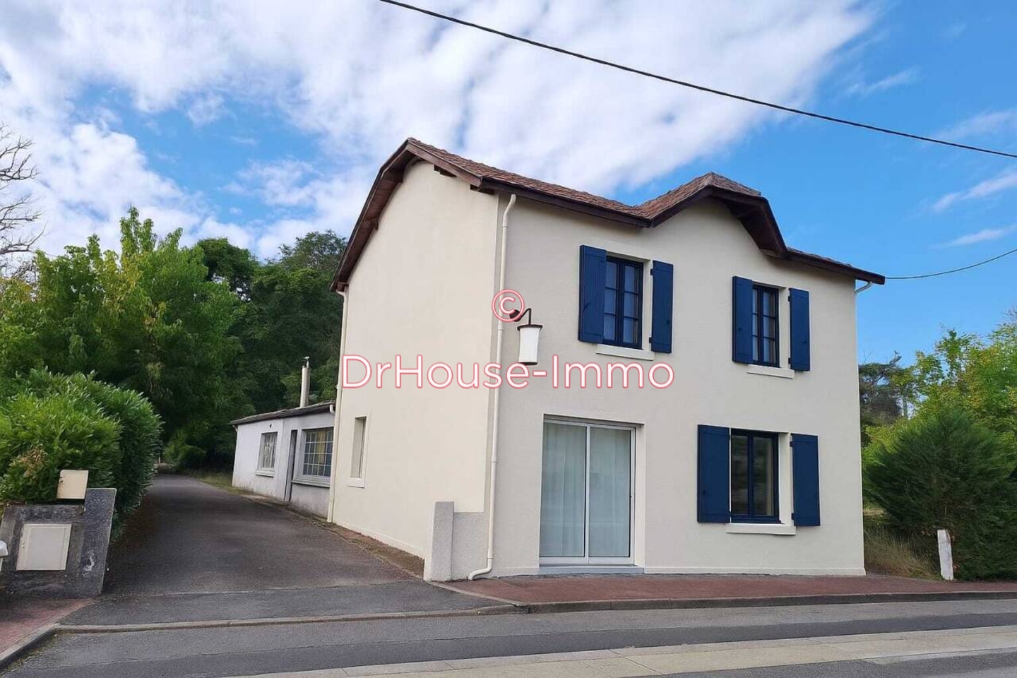 Immeuble 10 pièces de 249 m² - Saint-Symphorien (33113)