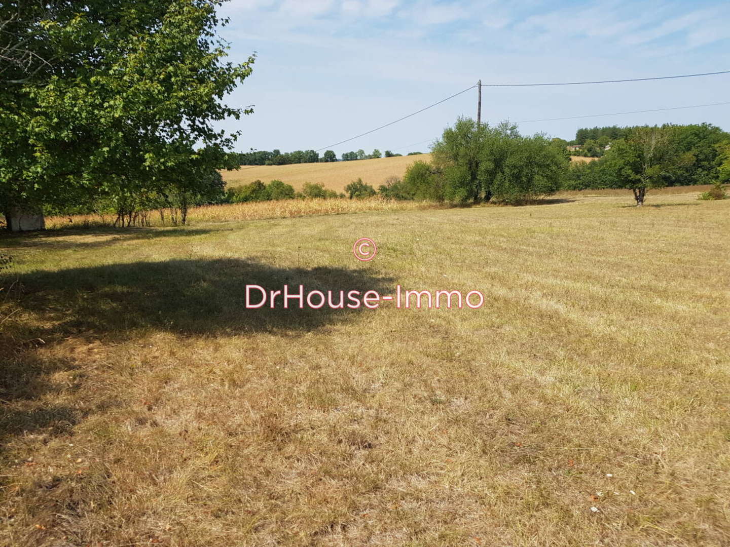 Terrain de 4 338 m² - Verteillac (24320)