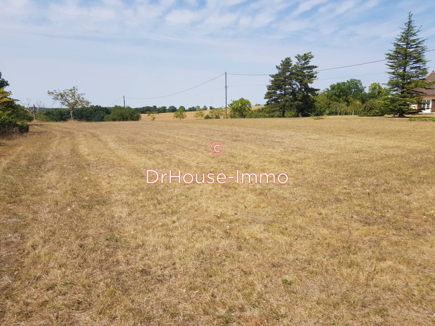 Terrain de 4 338 m² - Verteillac (24320)