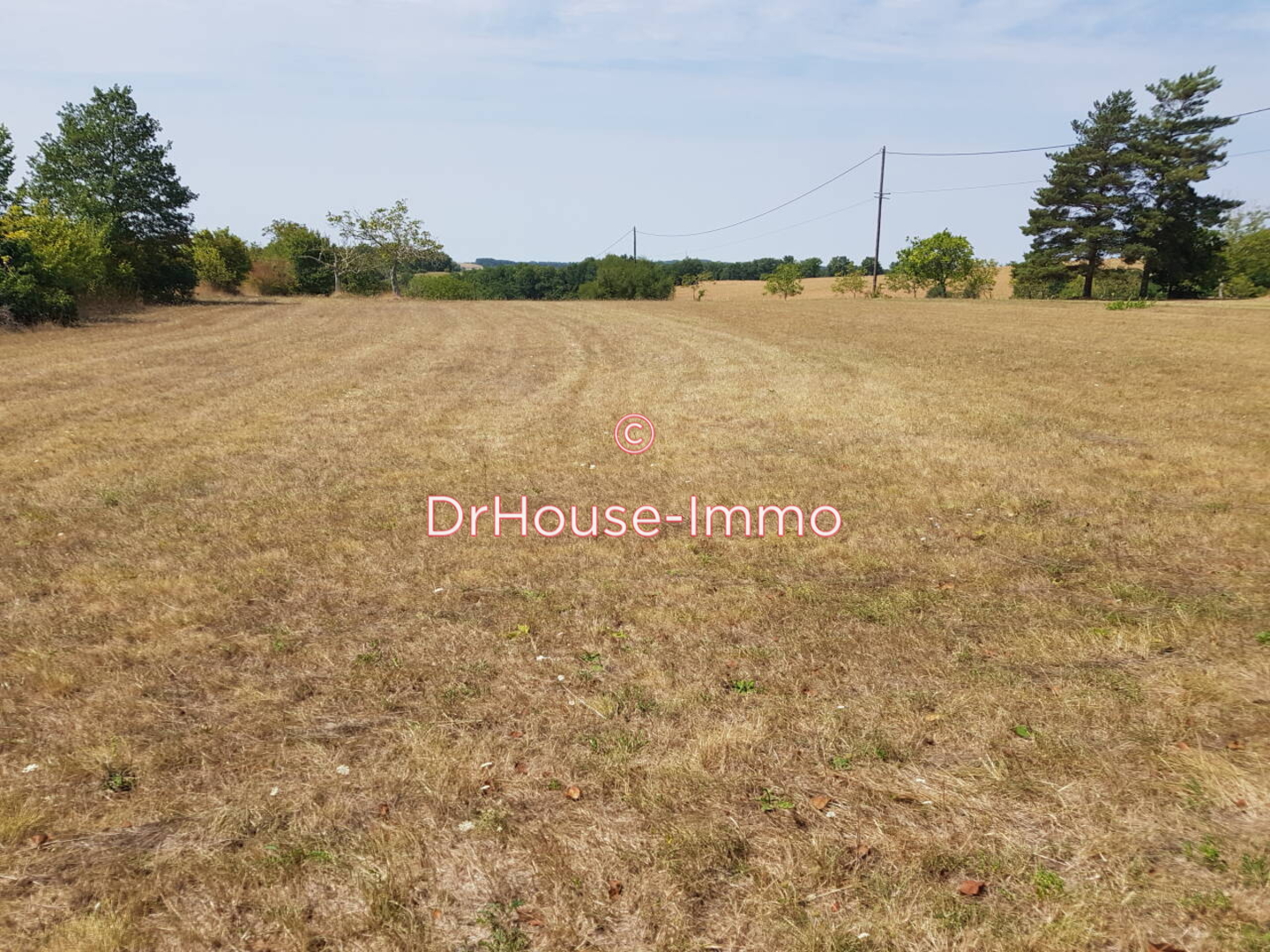Terrain de 4 338 m² - Verteillac (24320)