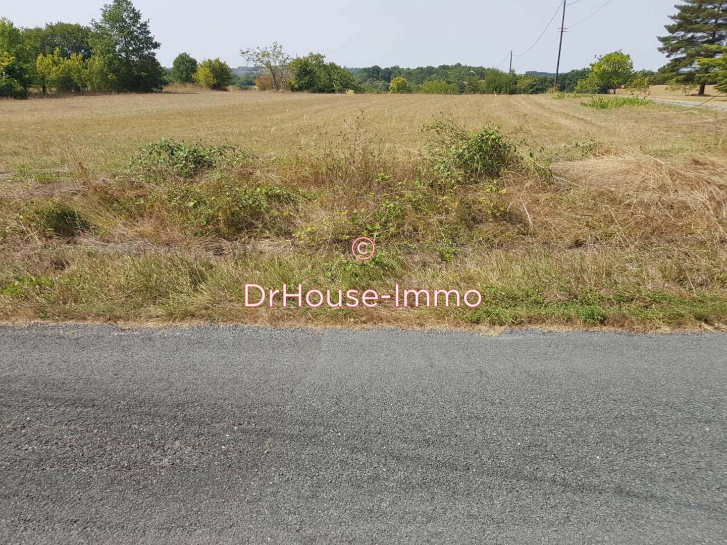 Terrain de 4 338 m² - Verteillac (24320)