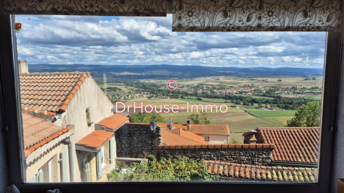 Maison 6 pièces de 126 m² - Saint-Germain-Lembron (63340)