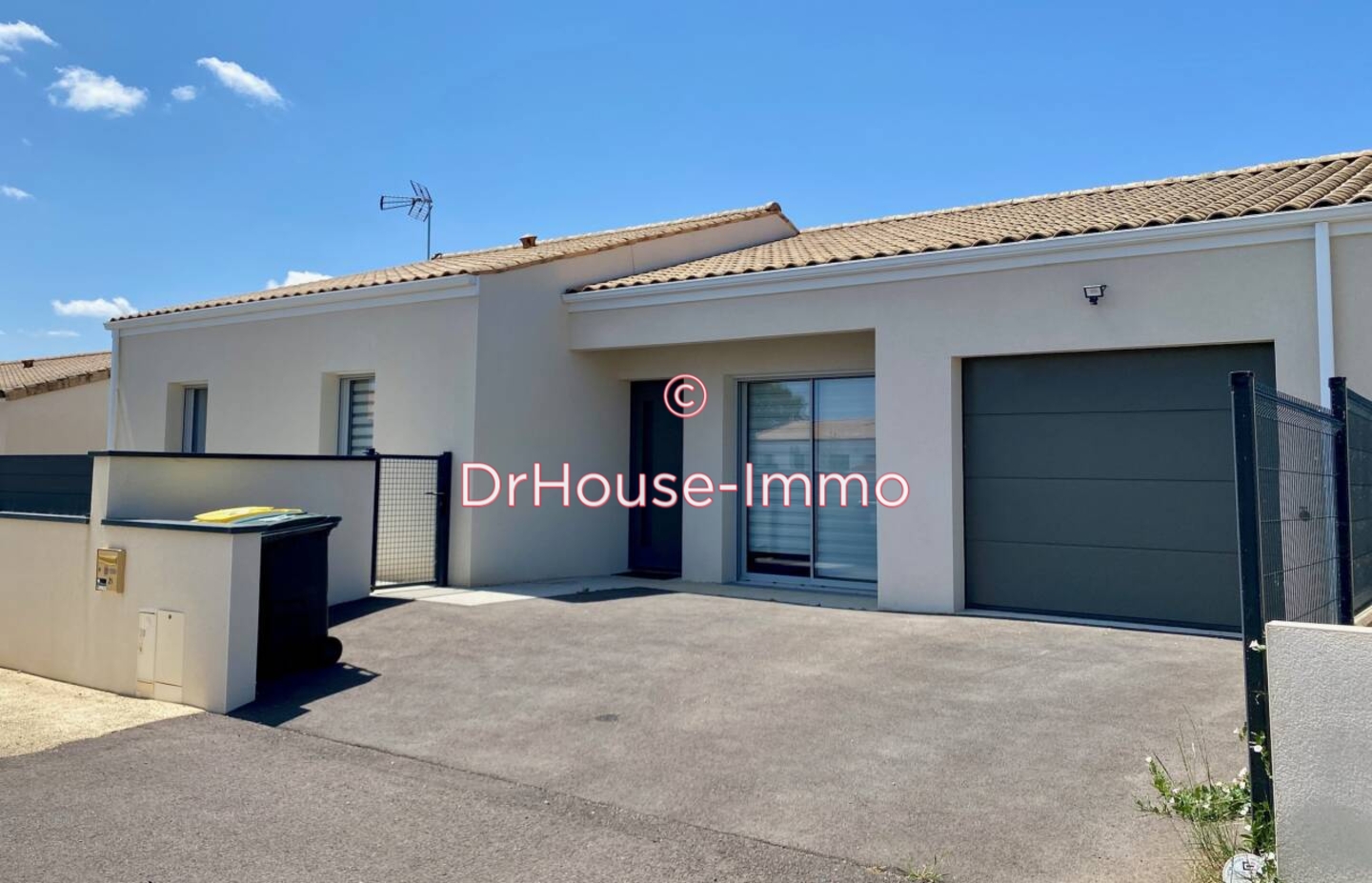 Maison 4 pièces de 107 m² - Sainte-Néomaye (79260)