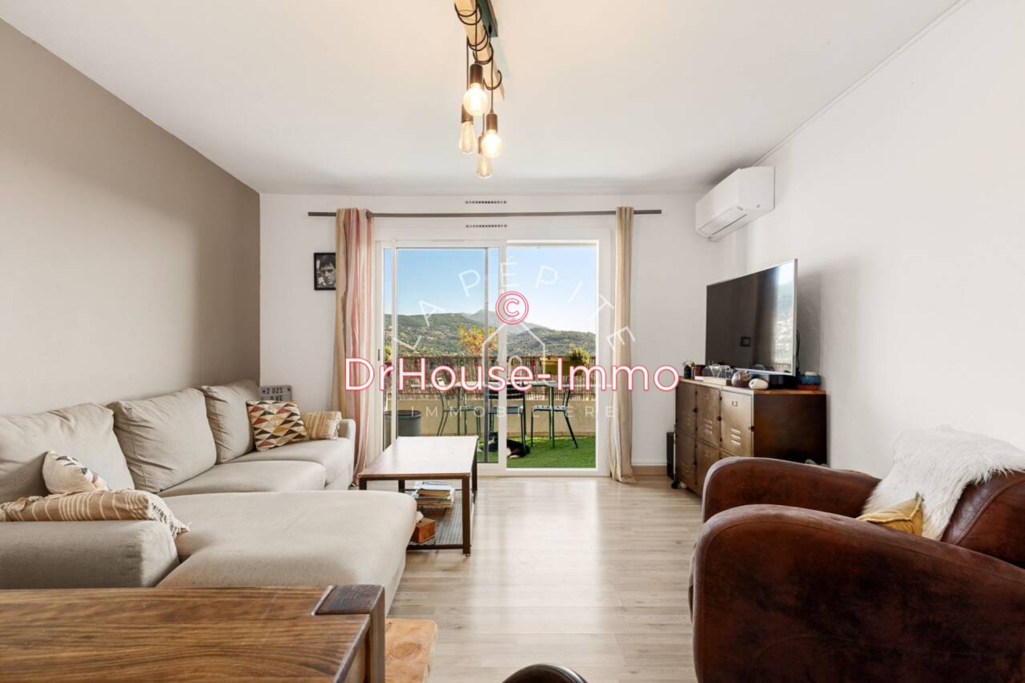 Appartement 3 pièces de 65 m² - Grasse (06130)