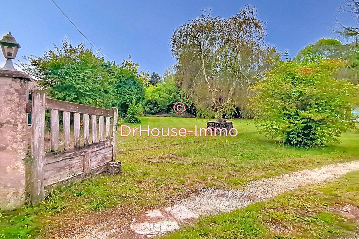 Terrain de 899 m² - Salles (33770)