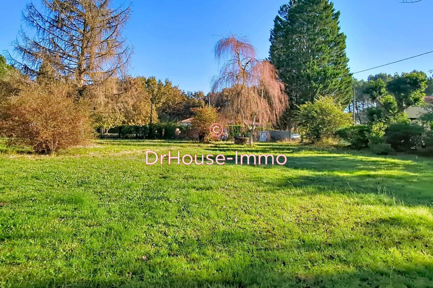 Terrain de 899 m² - Salles (33770)