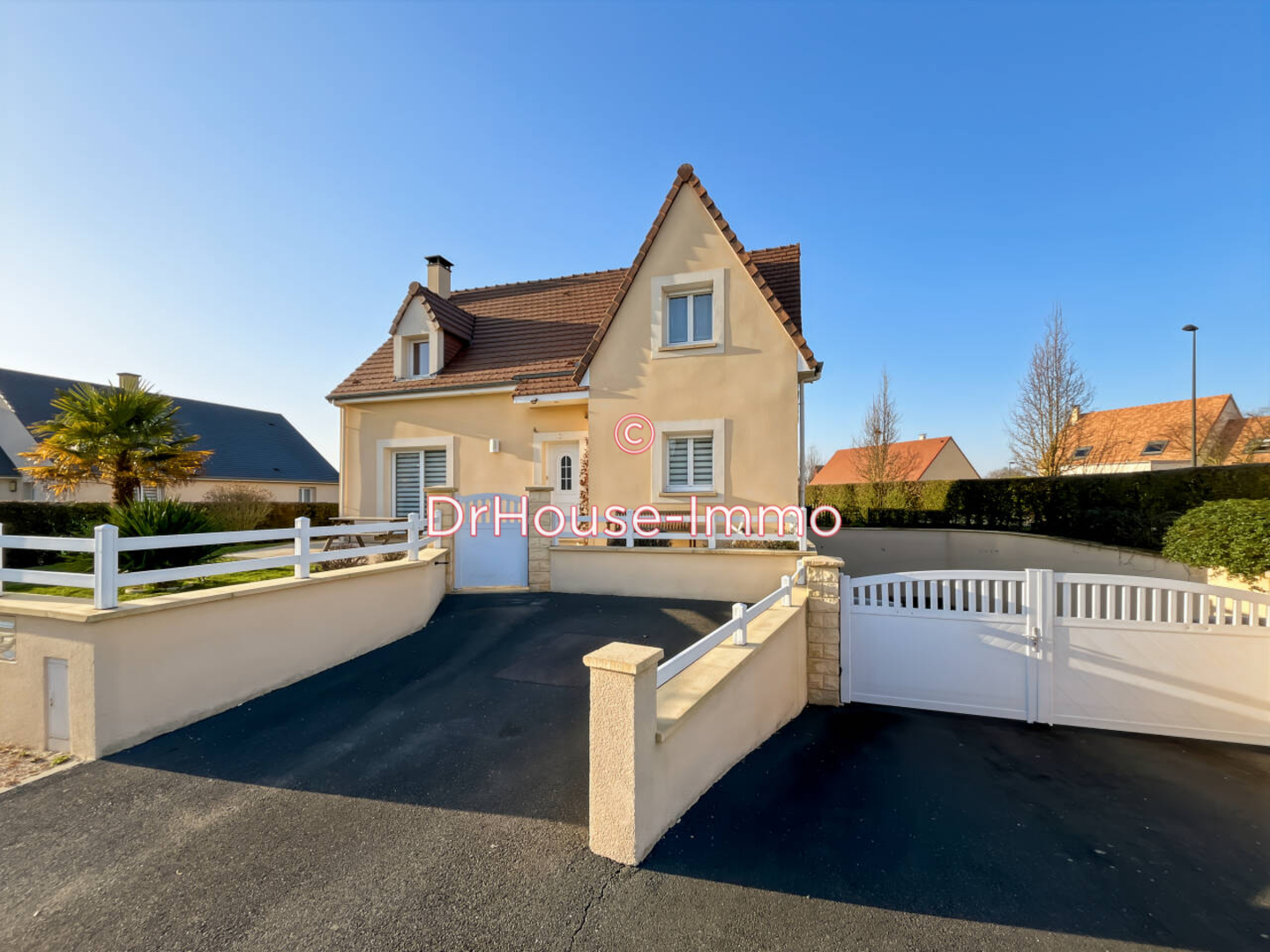 Maison 6 pièces de 140 m² - Bretteville-sur-Laize (14680)