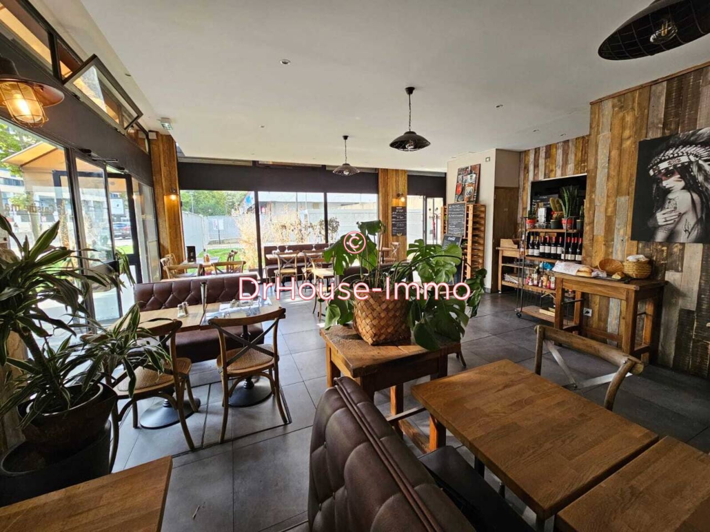 Commerce 2 pièces de 157 m² - Paris (75013)