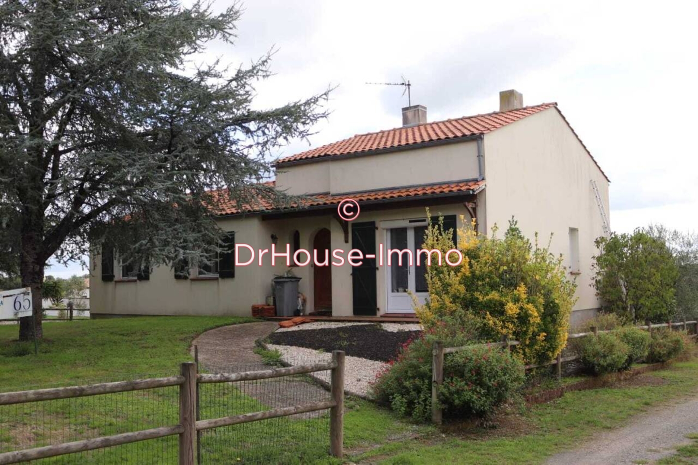 Maison 6 pièces de 112 m² - Lège (44650)