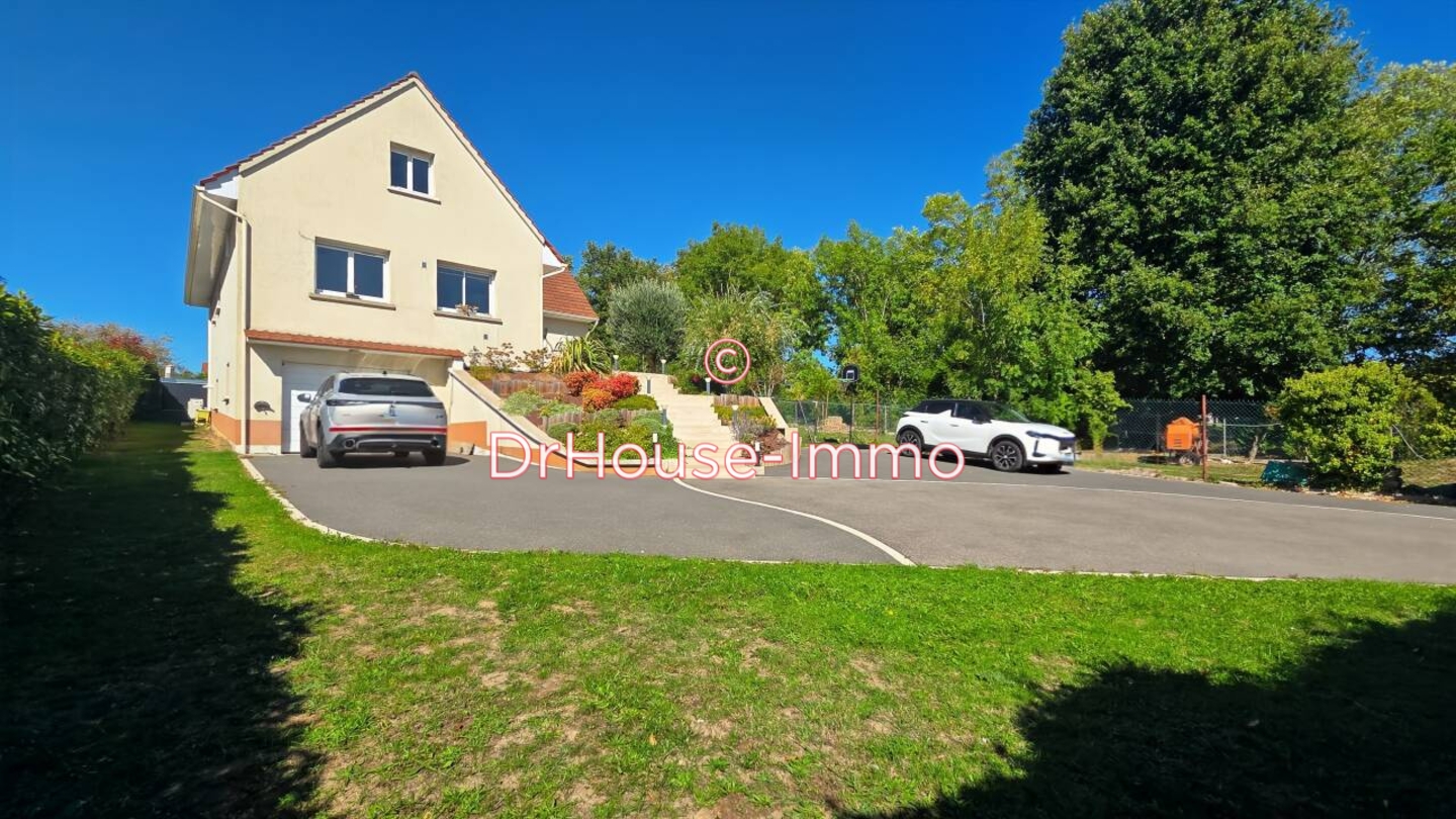 Maison 6 pièces de 166 m² - Villejust (91140)