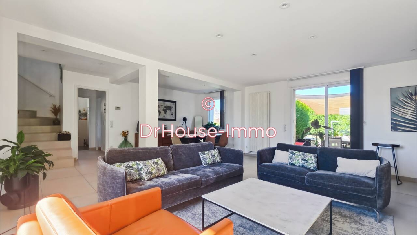 Maison 6 pièces de 166 m² - Villejust (91140)