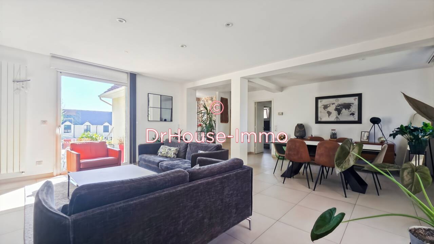 Maison 6 pièces de 166 m² - Villejust (91140)