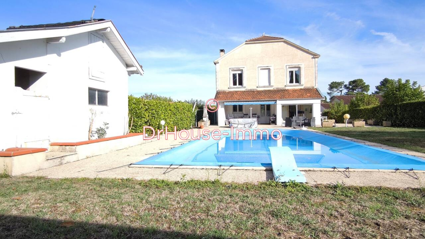 Maison 9 pièces de 316 m² - Casteljaloux (47700)