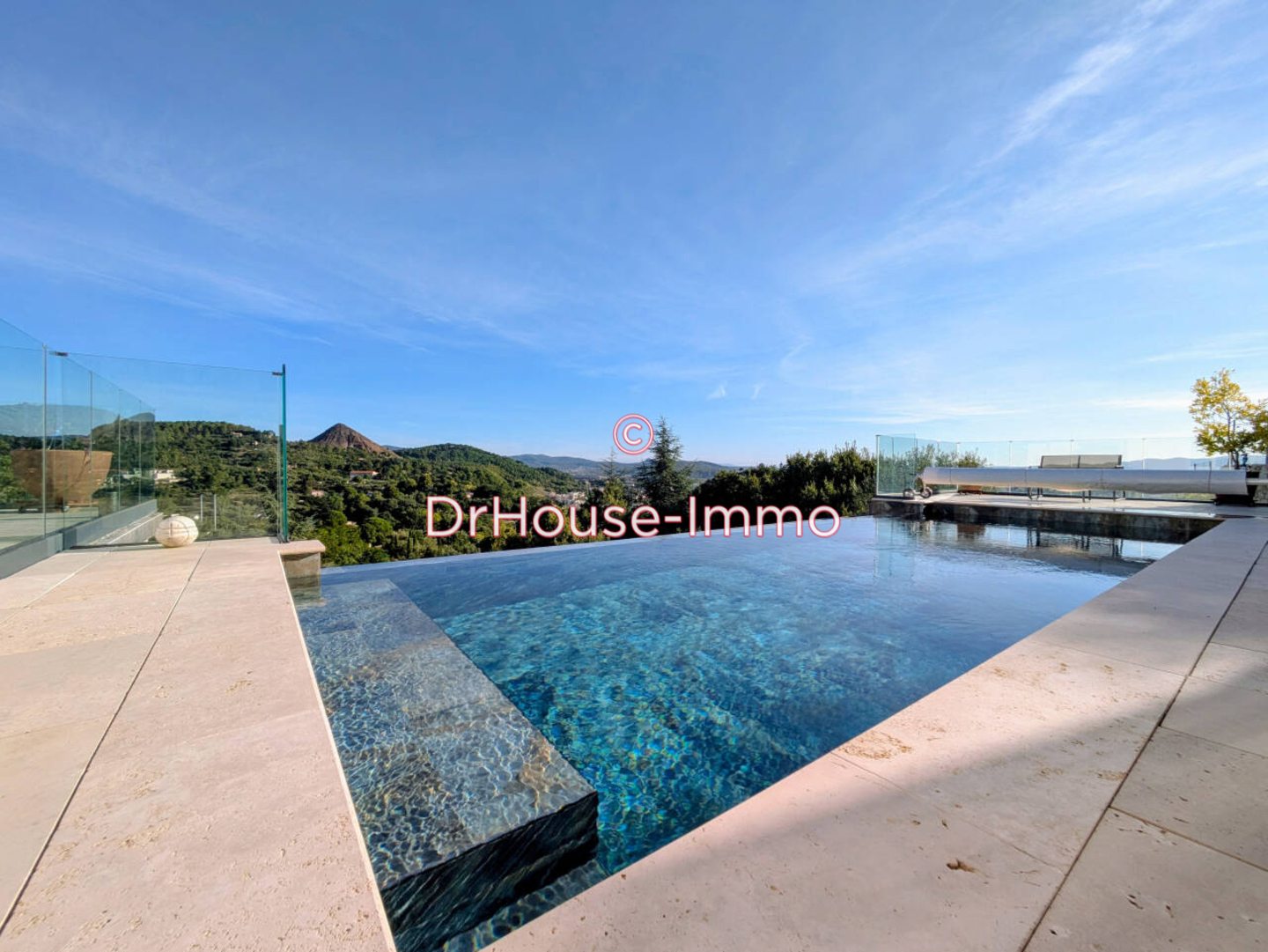 Maison 5 pièces de 155 m² - Alès (30100)