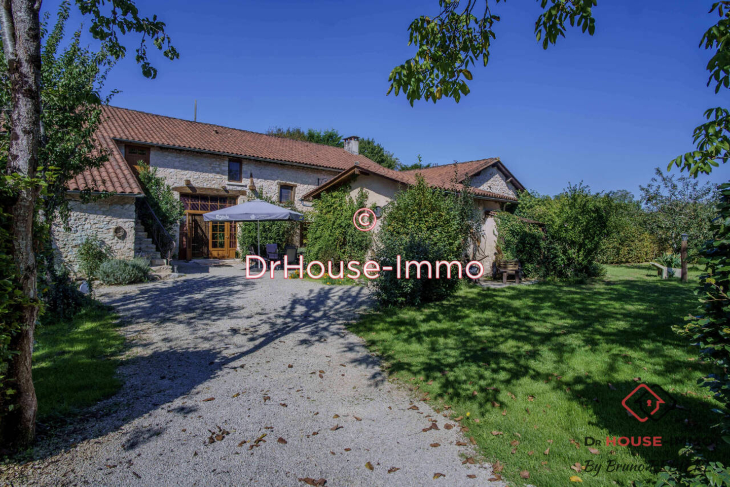 Maison 7 pièces de 230 m² - Vaunac (24800)