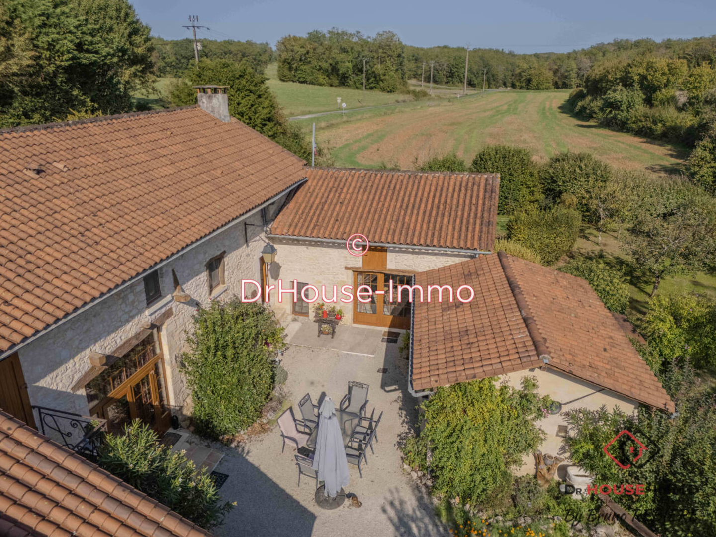 Maison 7 pièces de 230 m² - Vaunac (24800)