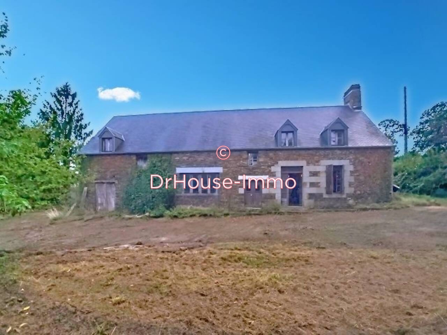 Maison 4 pièces de 78 m² - Moulines (50600)