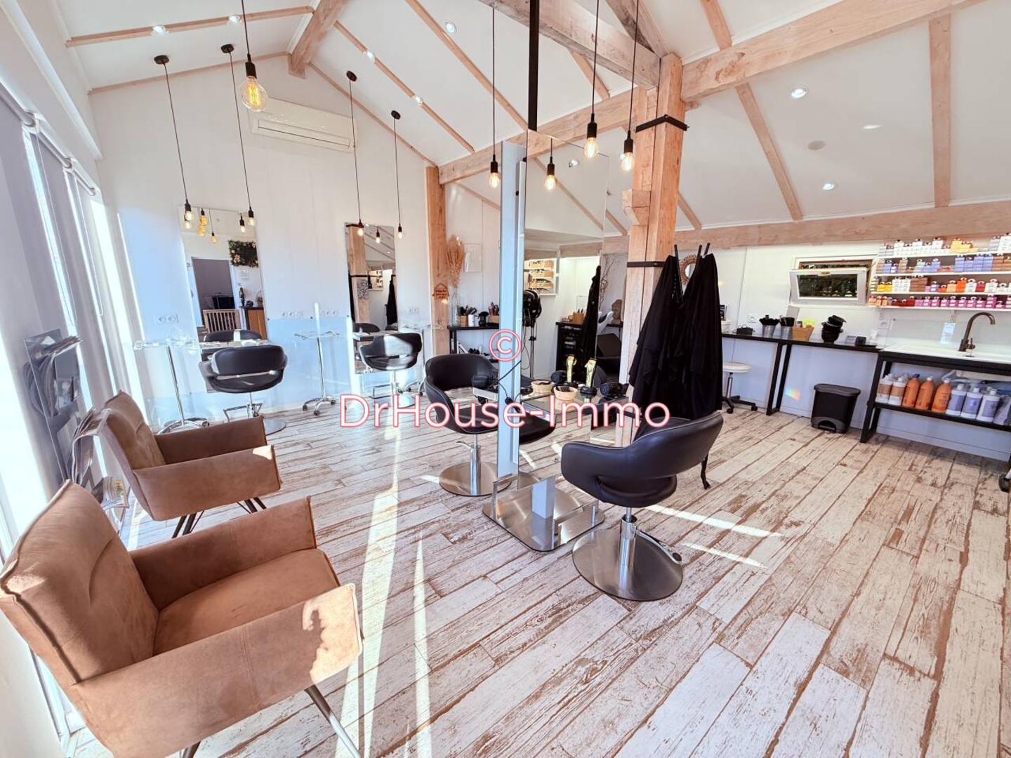 Commerce 2 pièces de 50 m² - Hourtin (33990)