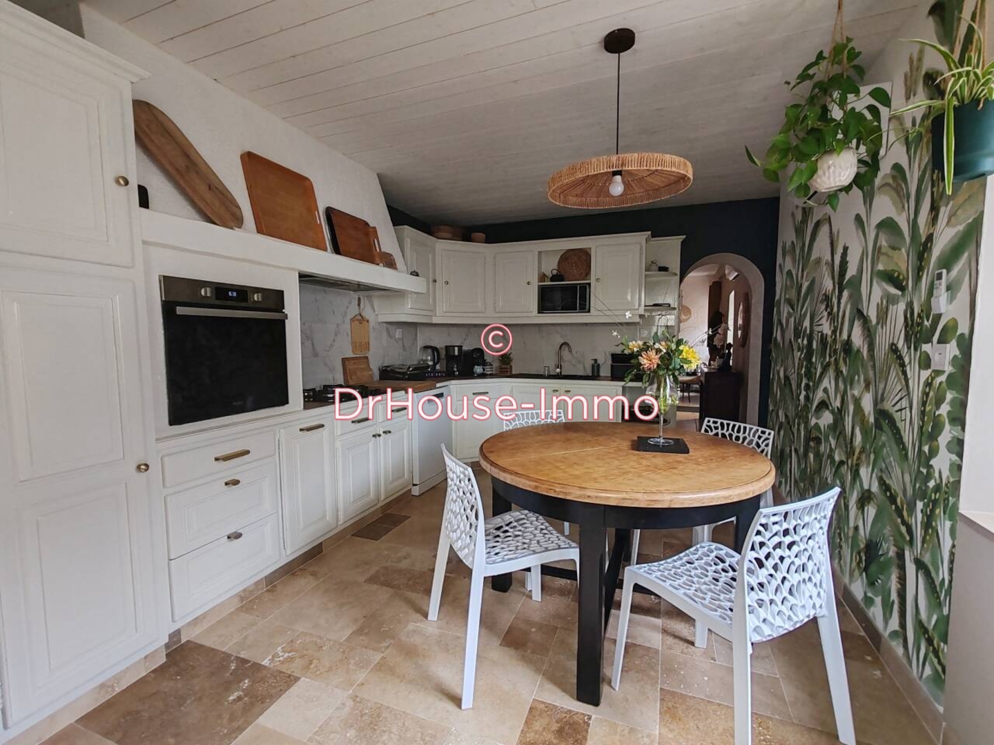 Maison 7 pièces de 181 m² - Sainte-Gemme-la-Plaine (85400)