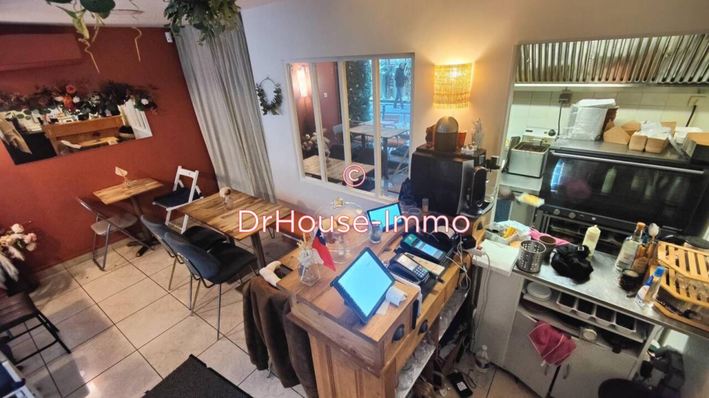 Commerce 3 pièces de 40 m² - Paris (75010)