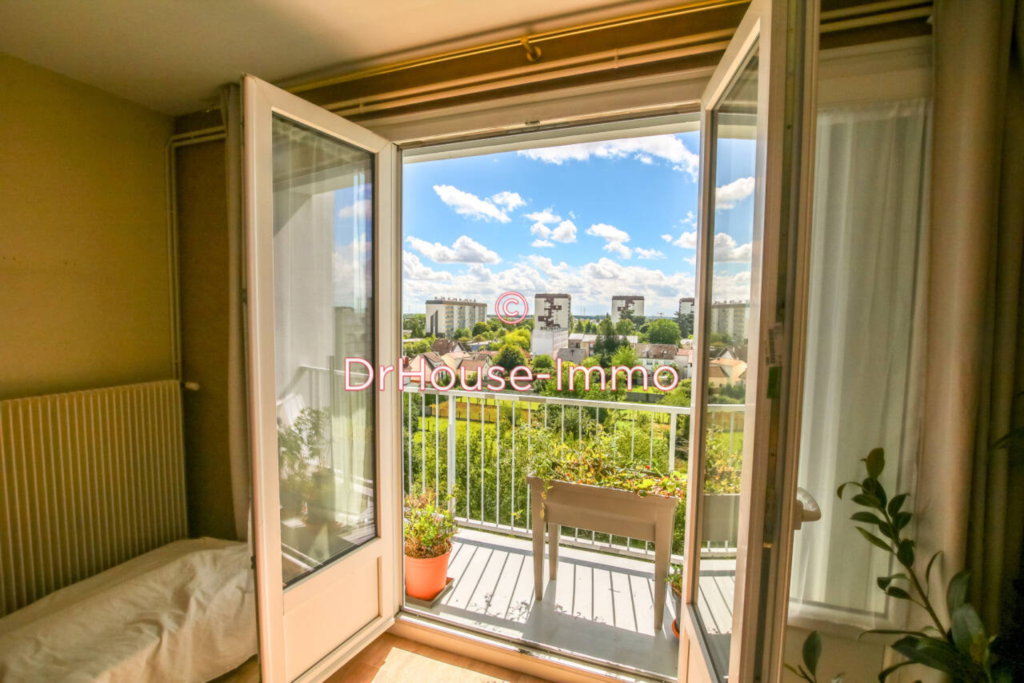 Appartement 4 pièces de 79 m² - Lucé (28110)