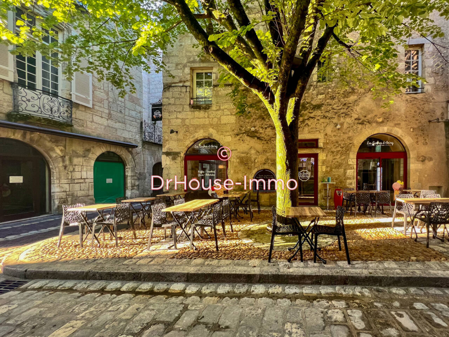 Commerce 5 pièces de 110 m² - Périgueux (24000)