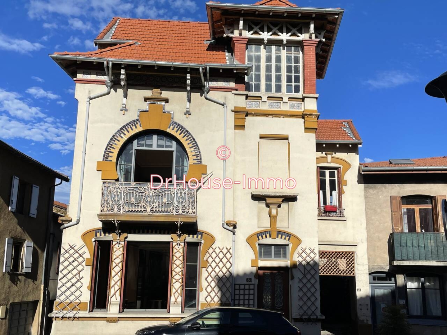 Maison 8 pièces de 150 m² - Saint-Paul-en-Jarez (42740)