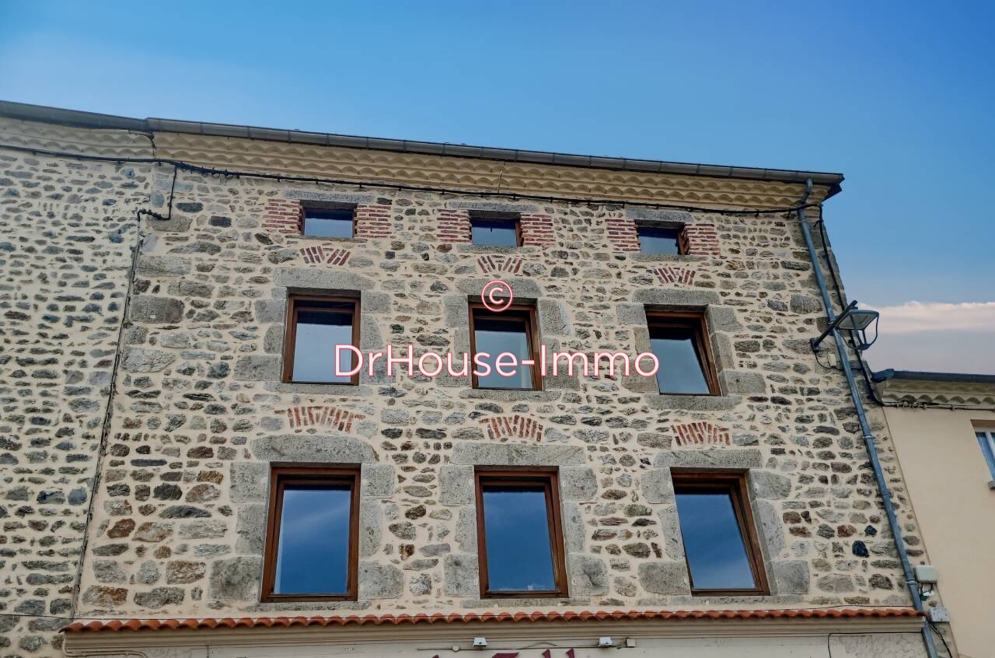 Maison 8 pièces de 211 m² - Saint-Georges-en-Couzan (42990)