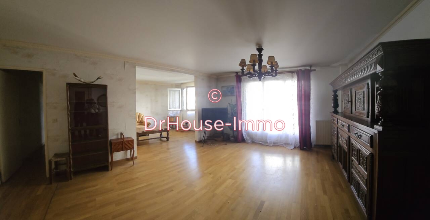 Appartement 4 pièces de 77 m² - Bondy (93140)