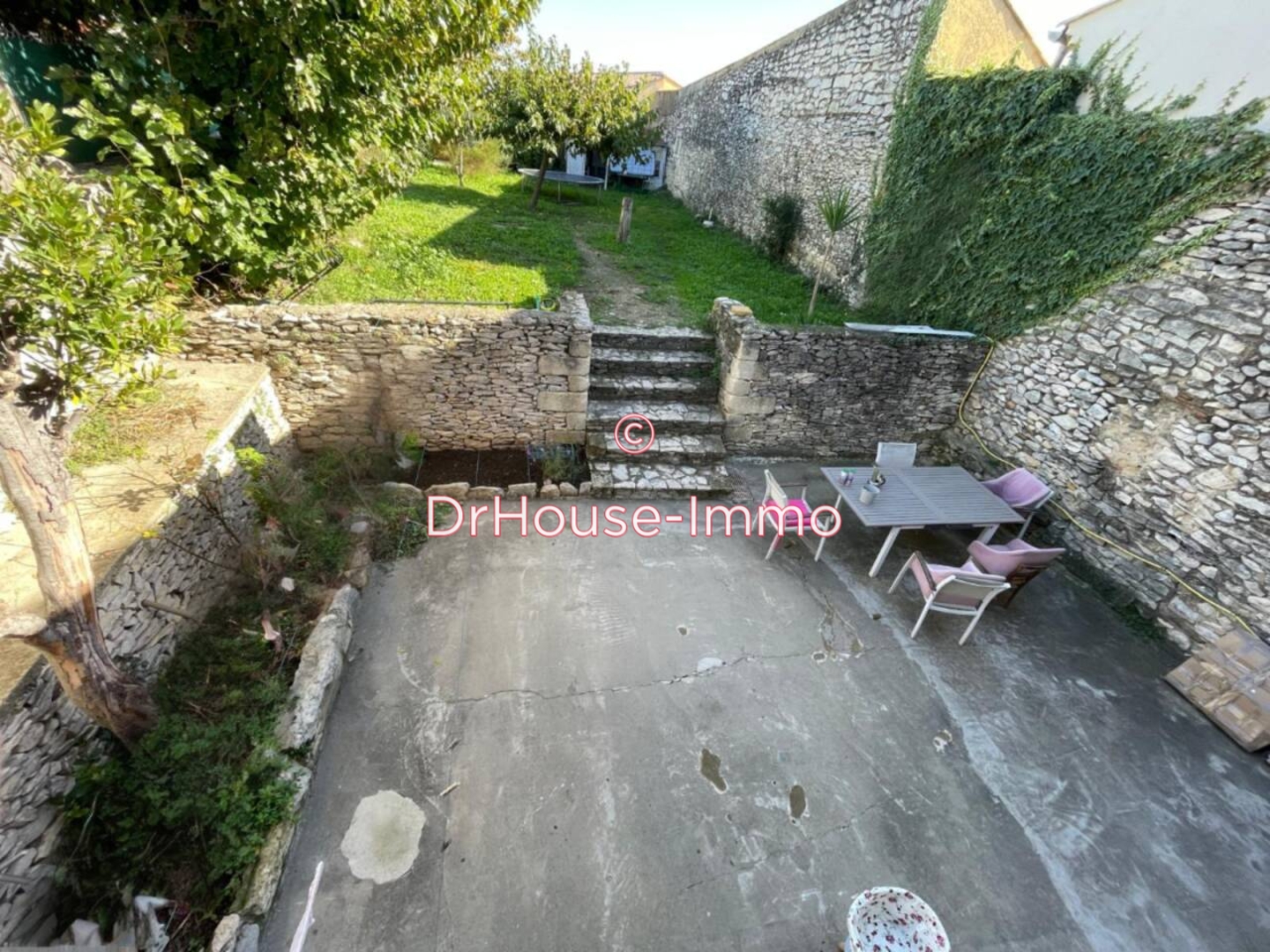 Maison 5 pièces de 111 m² - Tavel (30126)