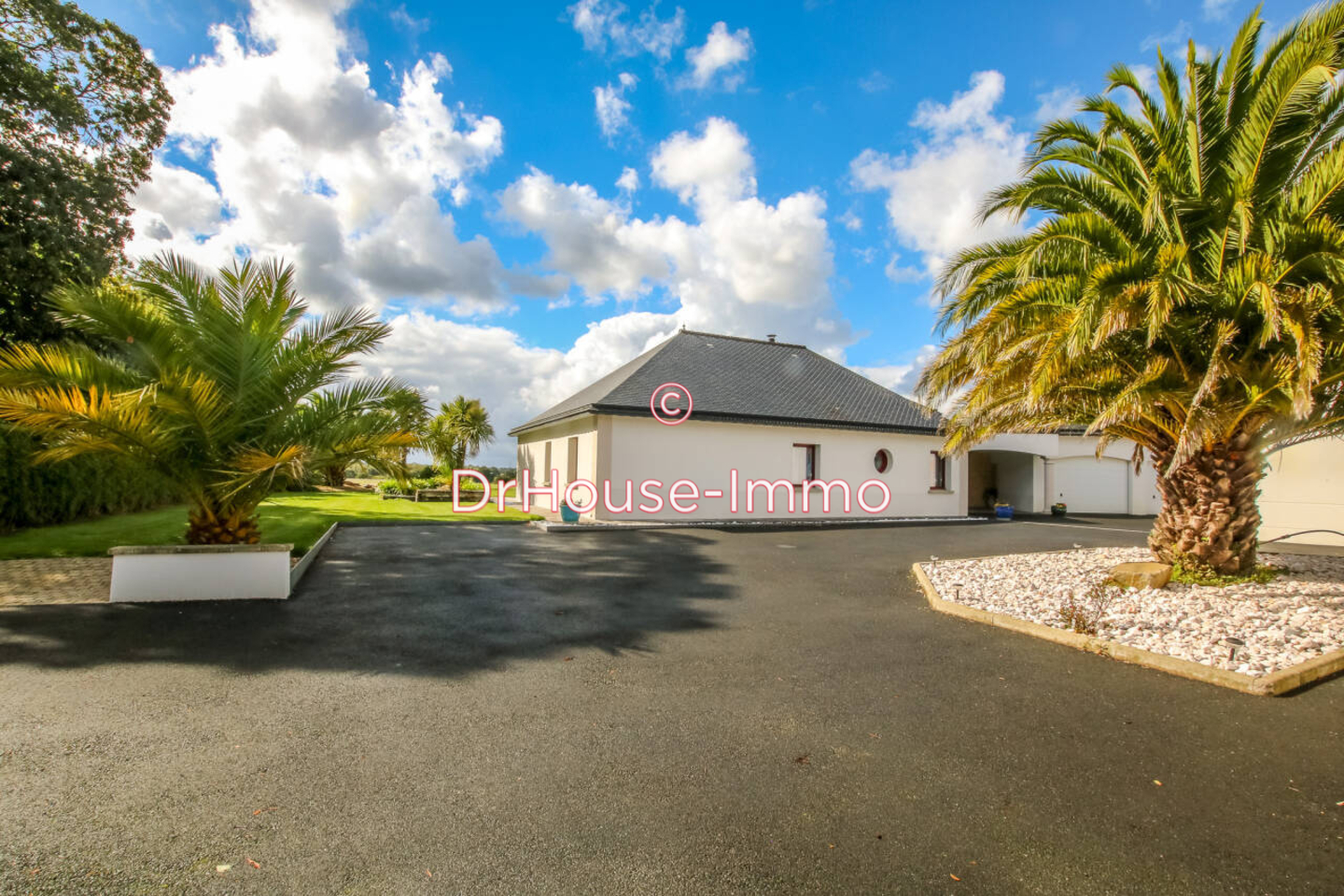 Maison 8 pièces de 198 m² - Plélo (22170)