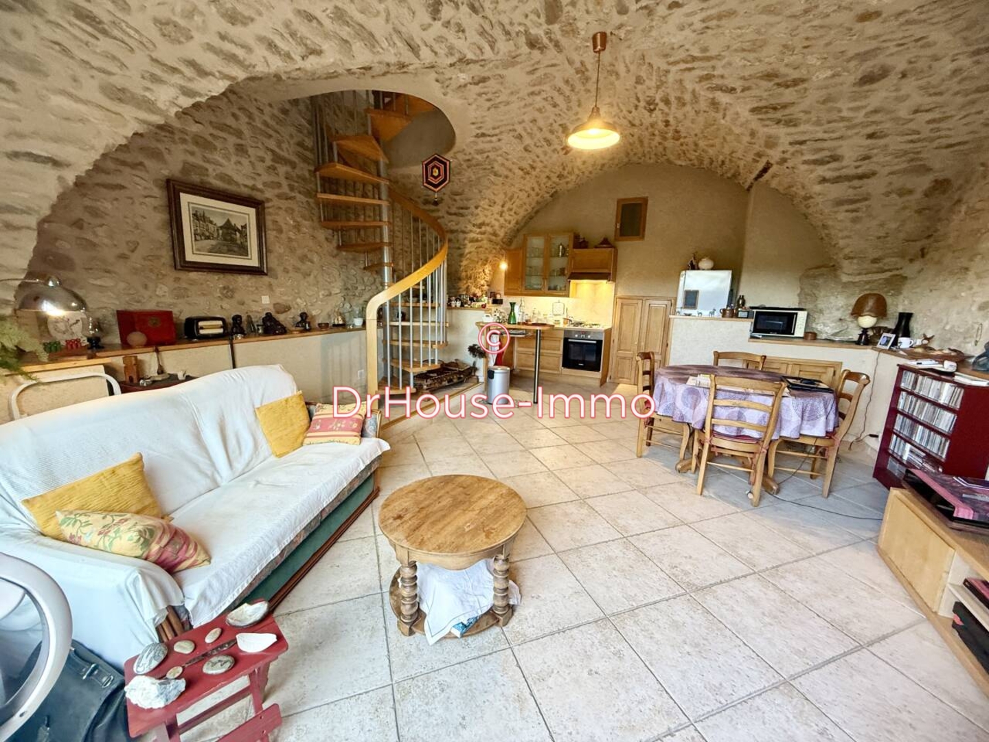 Maison 3 pièces de 67 m² - La Tour-d'Aigues (84240)