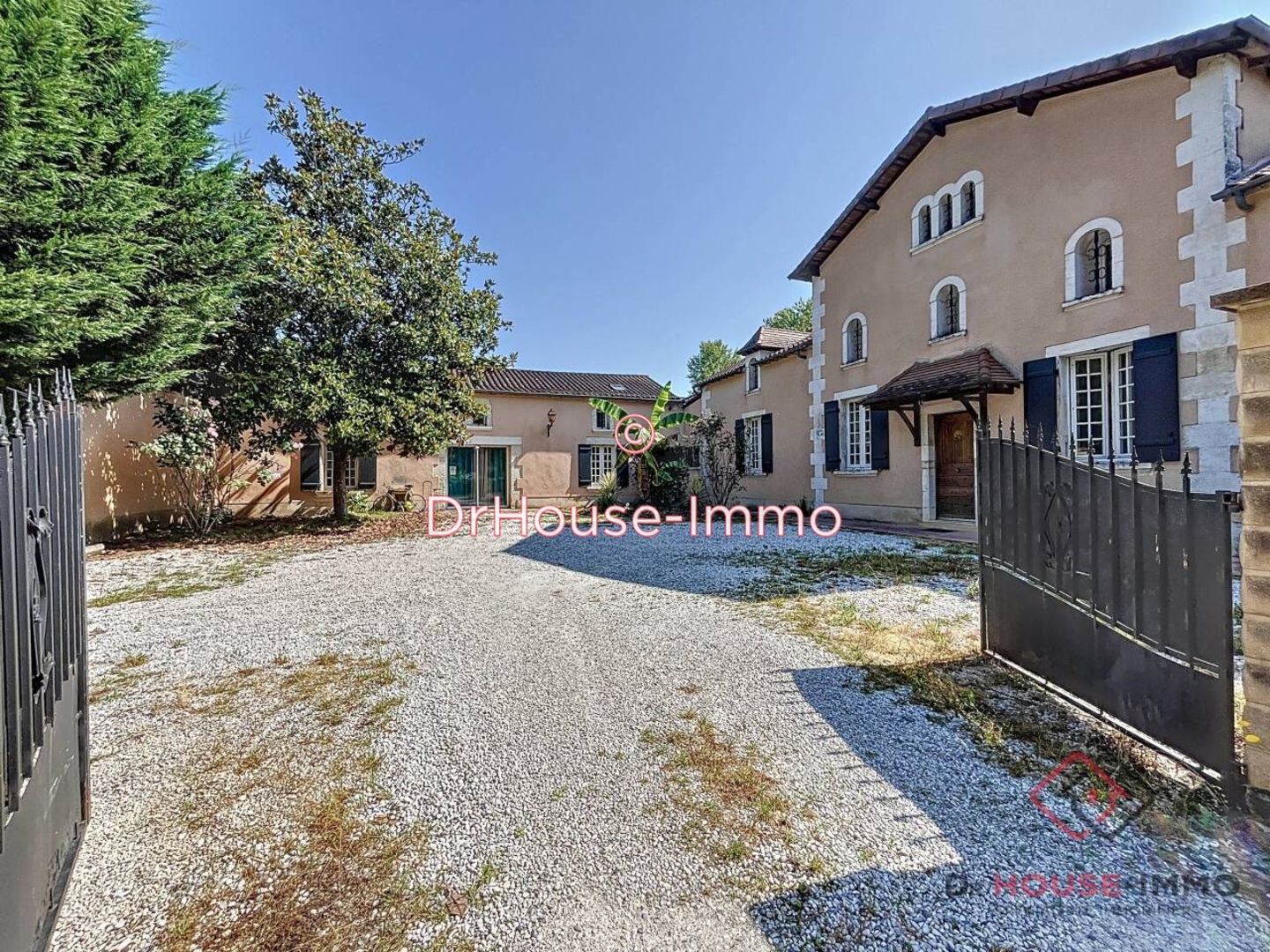 Maison 13 pièces de 224 m² - Chancelade (24650)