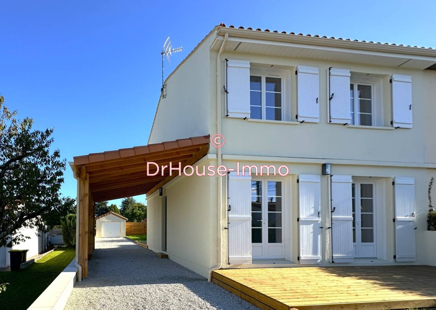 Maison 4 pièces de 73 m² - Linars (16730)