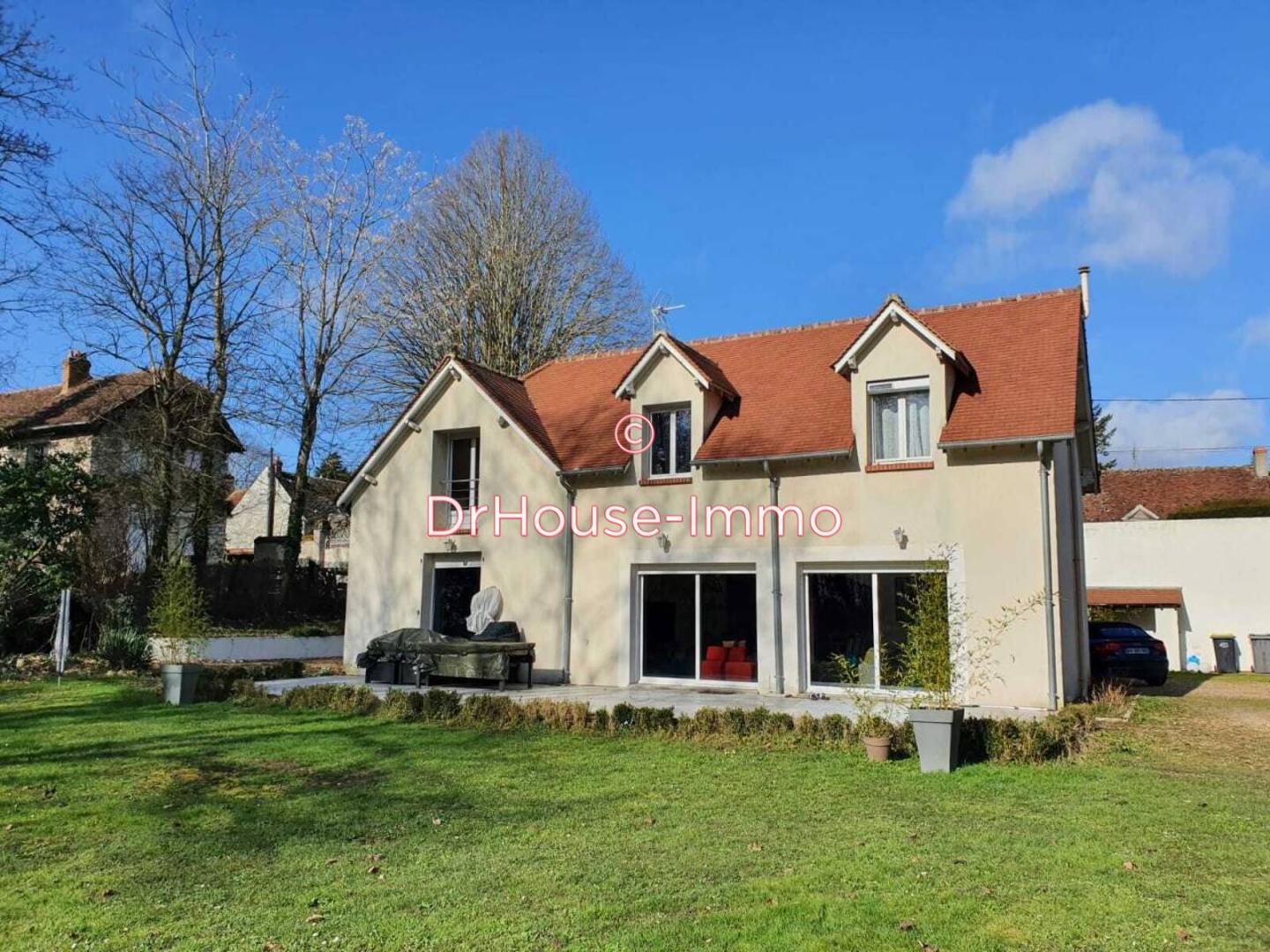 Maison 8 pièces de 206 m² - Chaingy (45380)