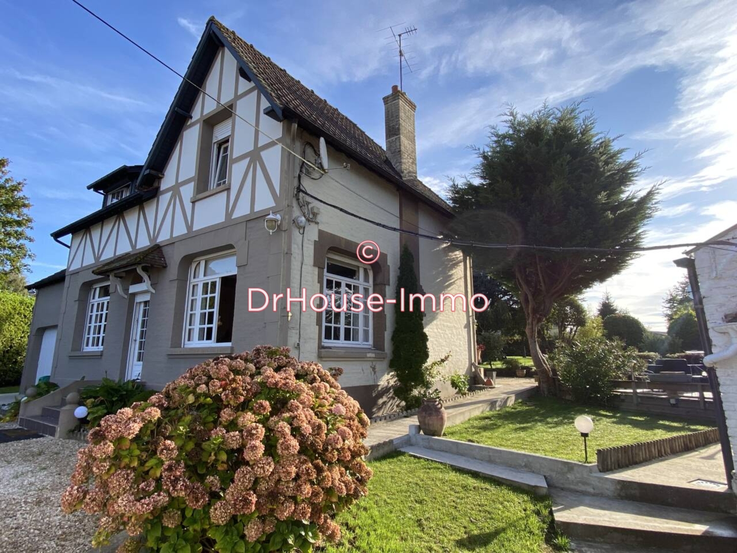 Maison 9 pièces de 148 m² - Montreuil-Sur-Mer (62170)