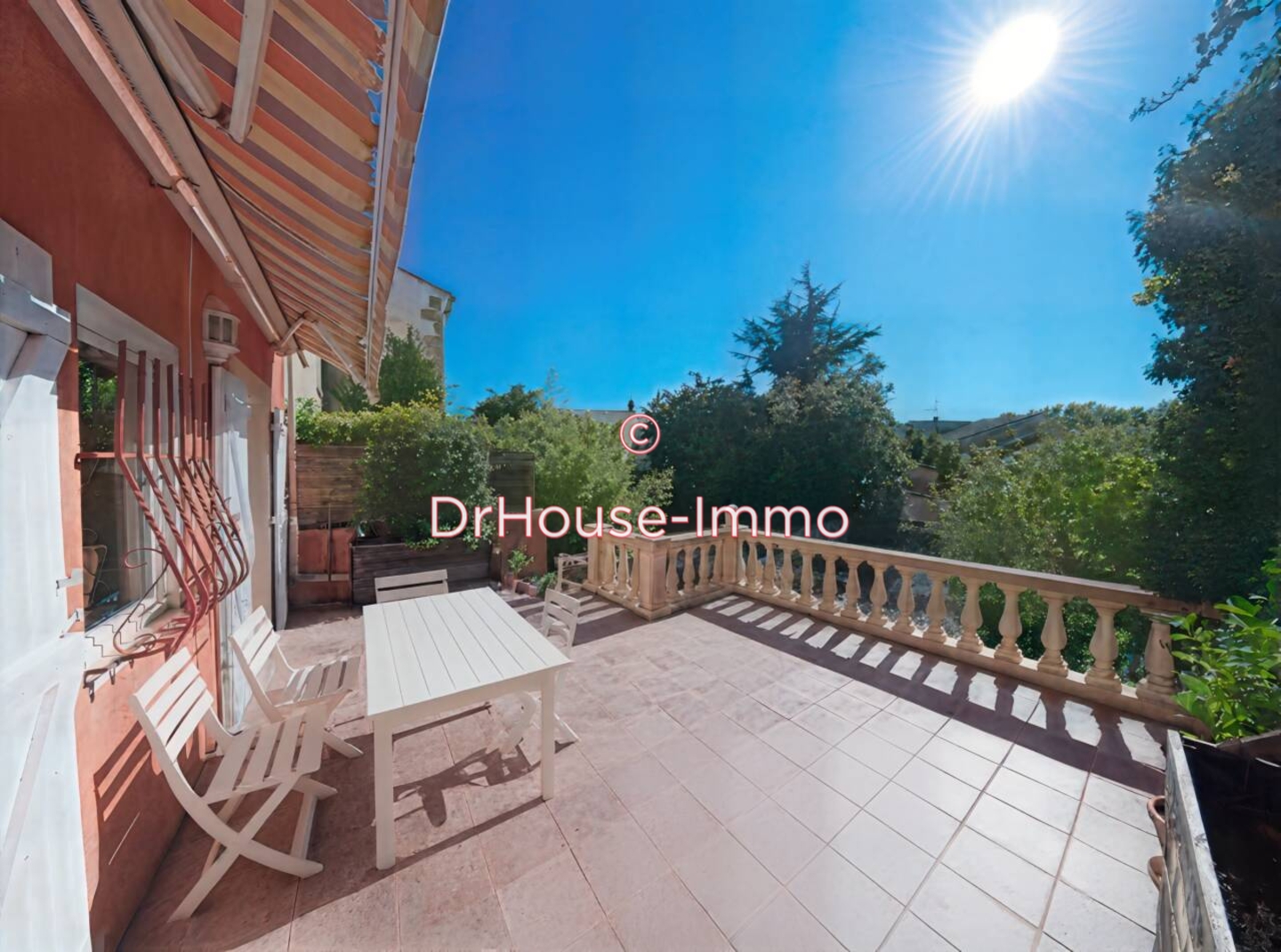 Maison 7 pièces de 200 m² - Saint-Cannat (13760)