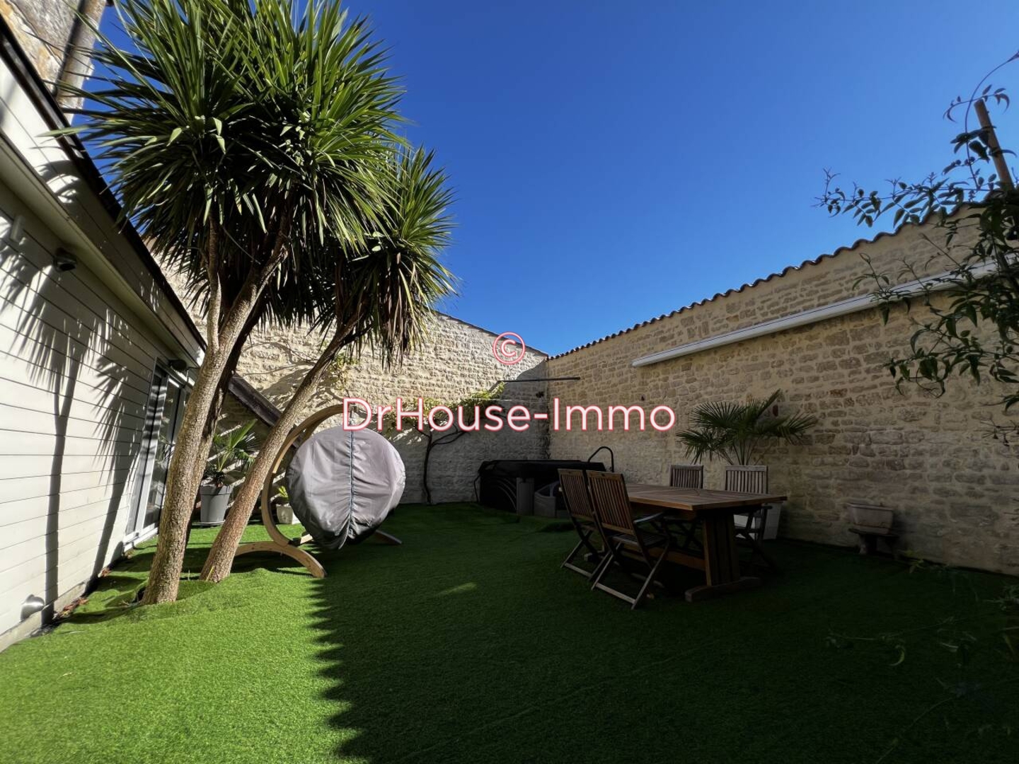 Maison 9 pièces de 193 m² - Luçon (85400)