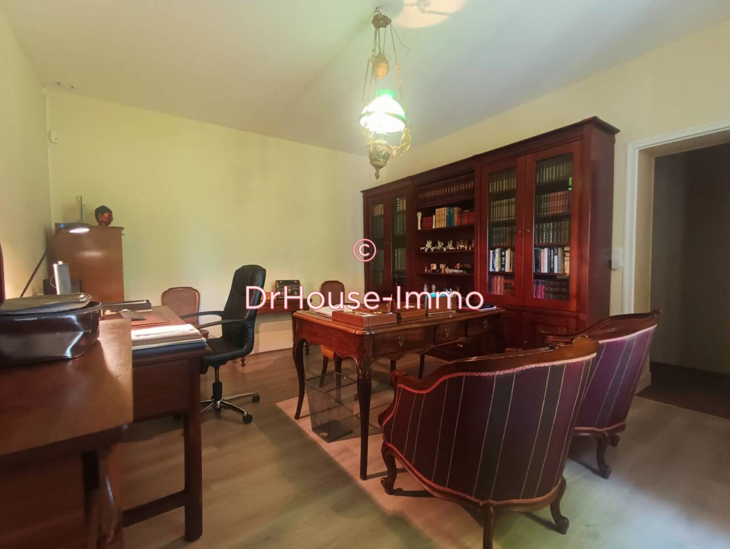 Maison 6 pièces de 185 m² - Abzac (33230)