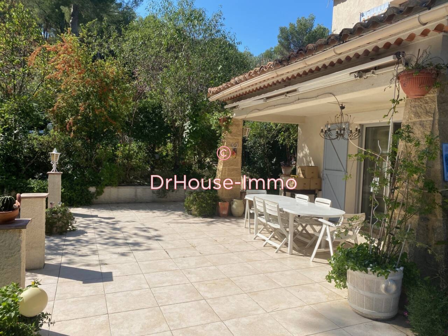 Maison 6 pièces de 212 m² - Velaux (13880)