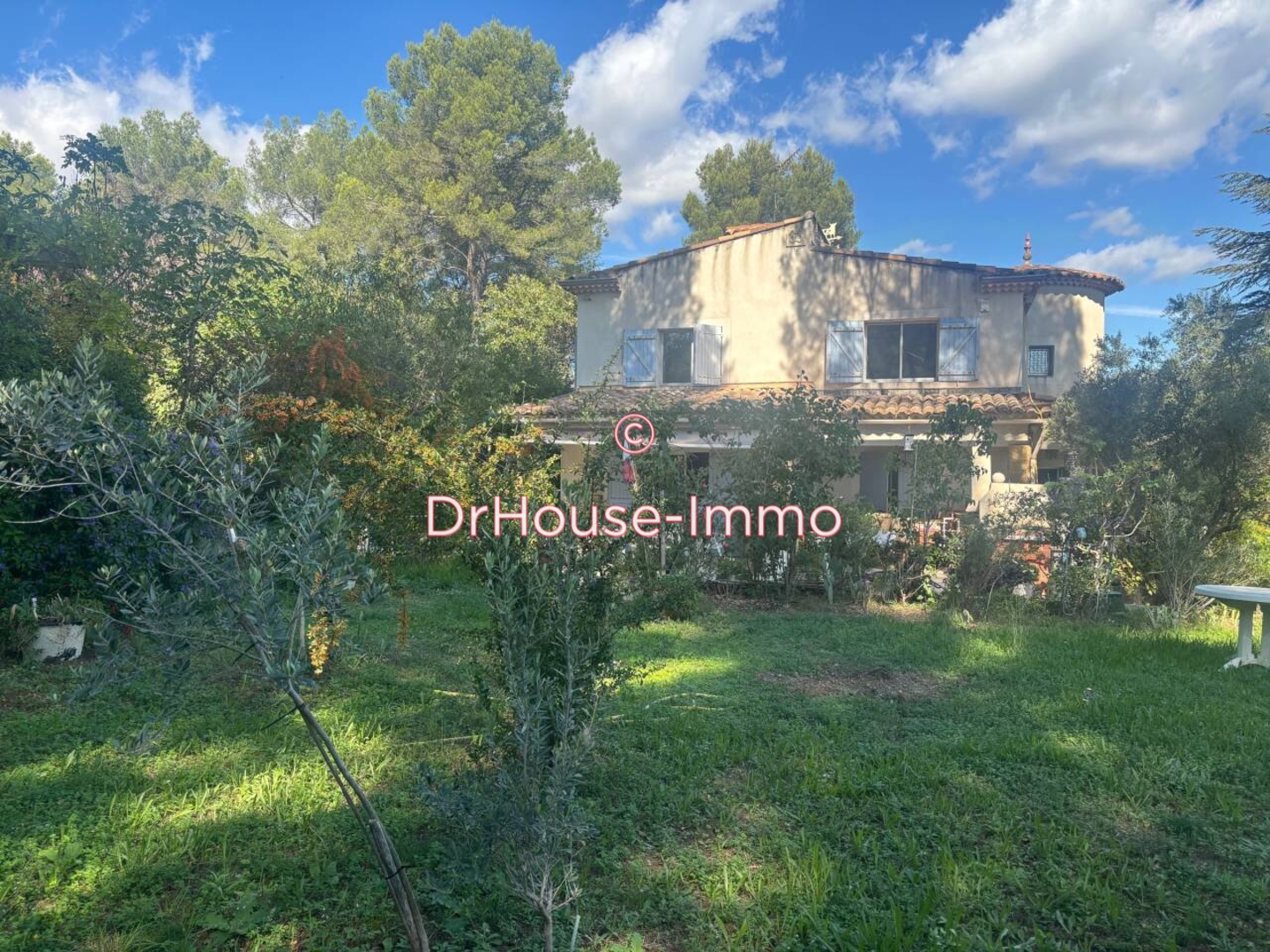 Maison 6 pièces de 212 m² - Velaux (13880)