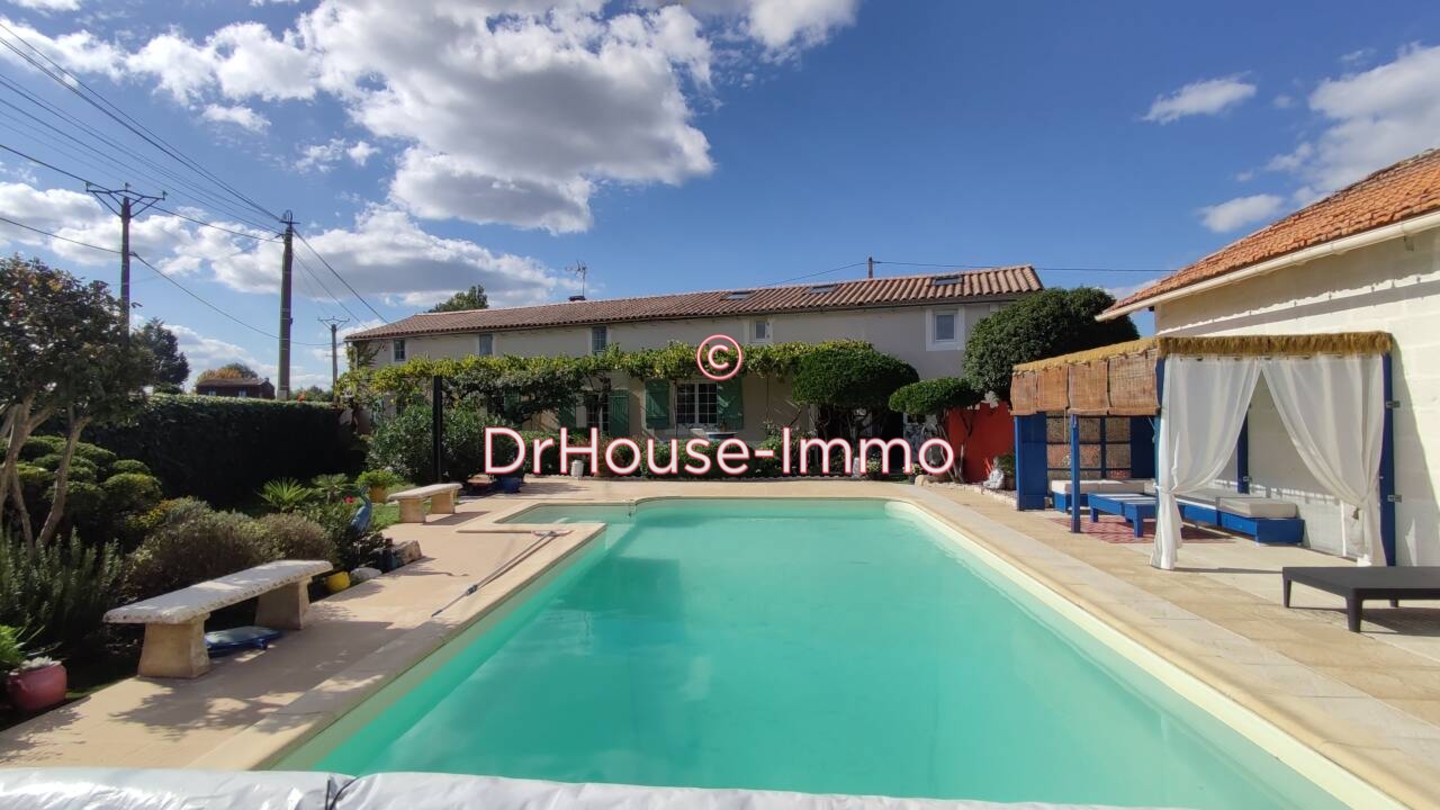 Maison 9 pièces de 170 m² - Pineuilh (33220)