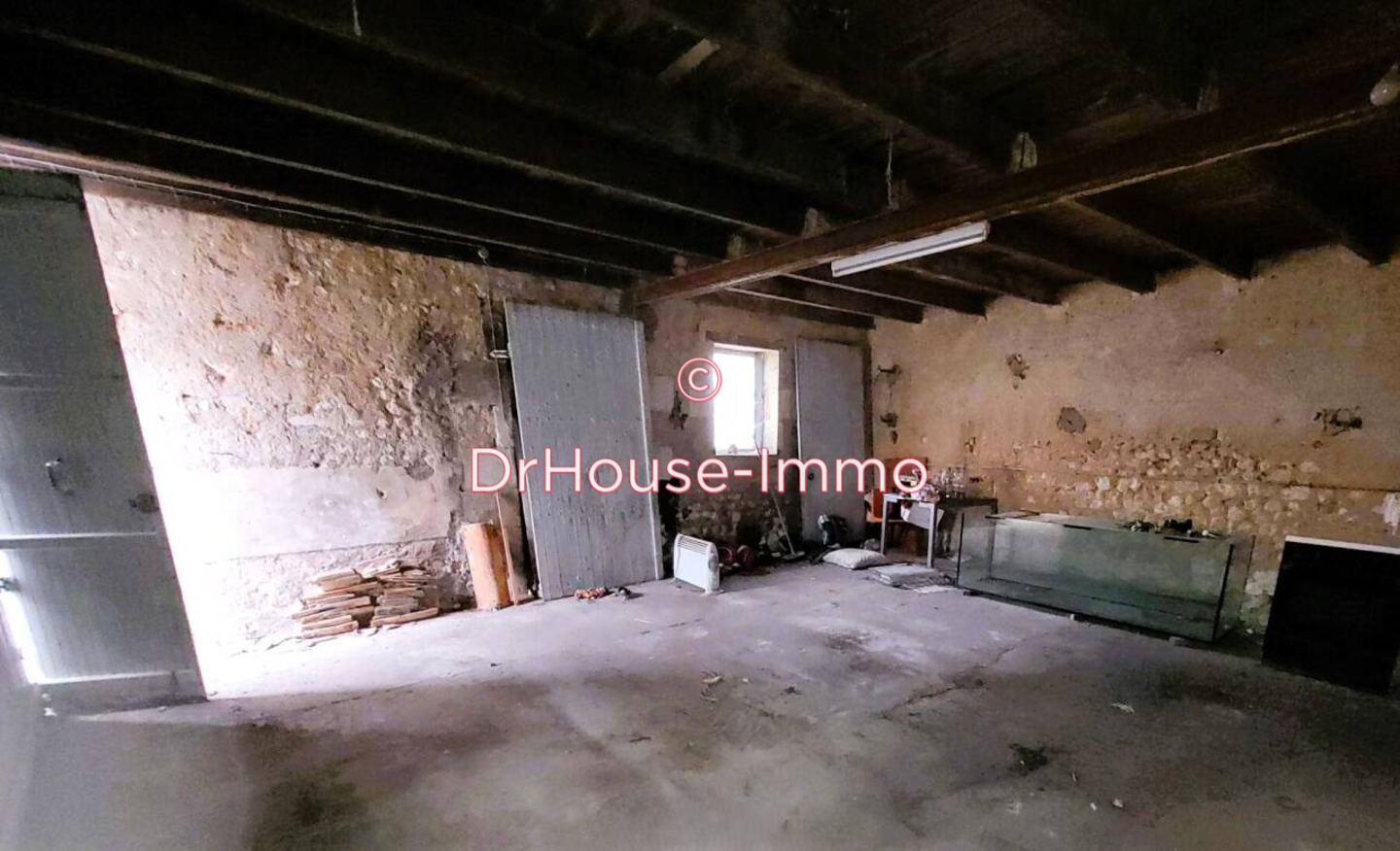 Maison 4 pièces de 237 m² - Mirambeau (17150)